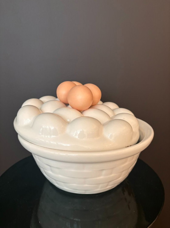Image 1 of Vintage Italiaanse Majolica eierterrine met deksel 