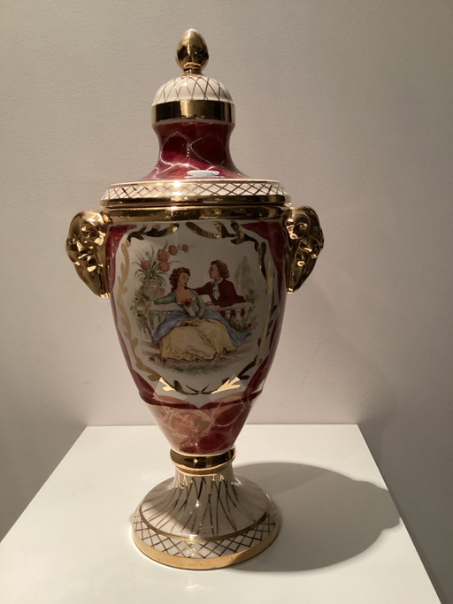 Wunderschöne Deckelvase von Laeken Porcelaine de Bruxelles.