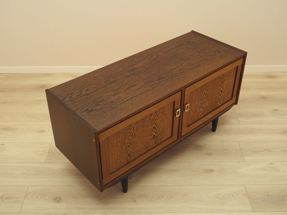 Armadio contenitore danese impiallacciato rovere su gambe angolate, moderno scandinavo anni '70 (photo 7 of 13)