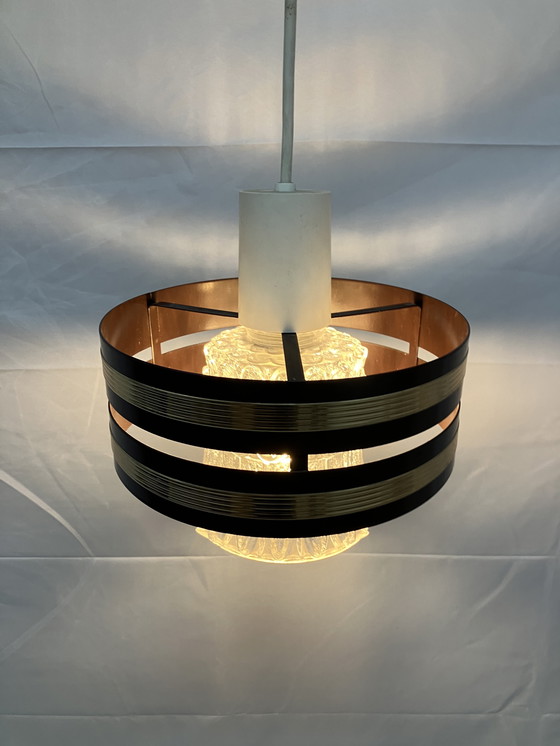 Image 1 of Vintage hanglamp met ijzeren ring en glazen binnen kap