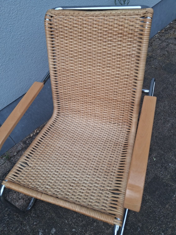 Poltrona lounge Thonet B35 disegnata da Marcel Breuer, in ottime condizioni. – Sedie e poltrone, Rattan, Wood (photo 5 of 10)
