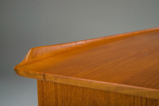 Image 1 of Mid Century Dänischer Teakholz-Schreibtisch von Svend Åge Madsen für Sigurd Hansen, 1950er Jahre