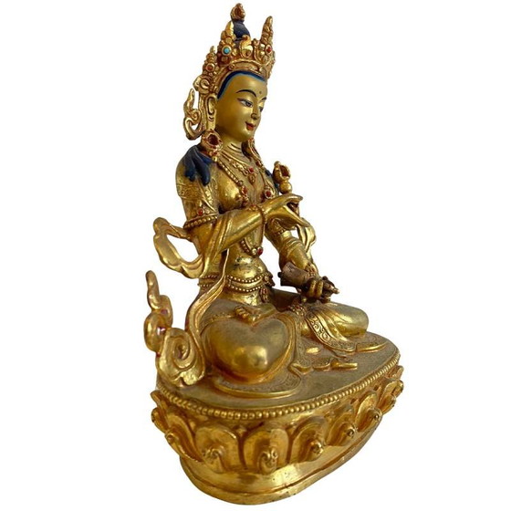 Estatua nepalesa de bronce dorado de White Tara – Tradición Newar, finales del siglo XIX – principios del XX (photo 2 of 10)