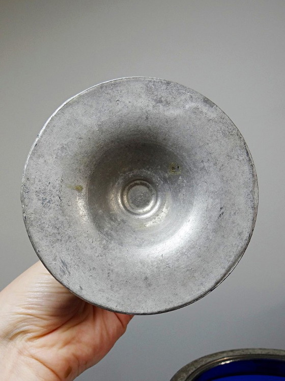 Image 1 of Tarro antiguo para galletas o dulces, de cristal azul cobalto y metal plateado, principios del siglo XX.