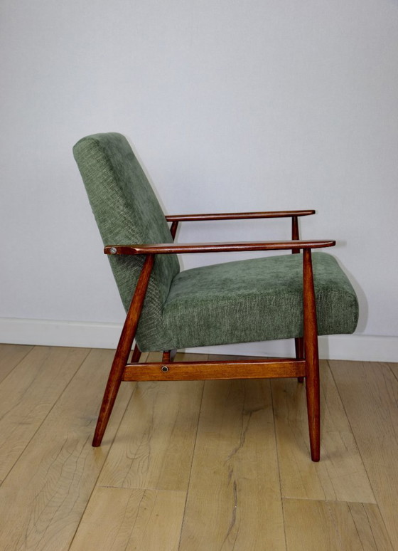 Image 1 of Fauteuil « Lis », modèle vert olive des années 1970, signé Henryk Lis - 2 exemplaires disponibles