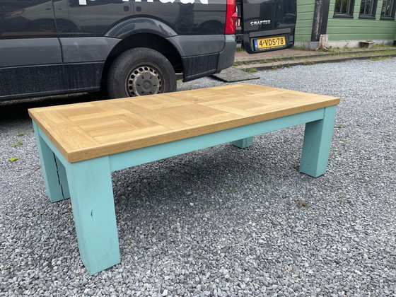 Image 1 of Couchtisch aus Eiche.