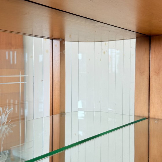 Image 1 of Stijlvolle art-deco vitrine met bloemgravure