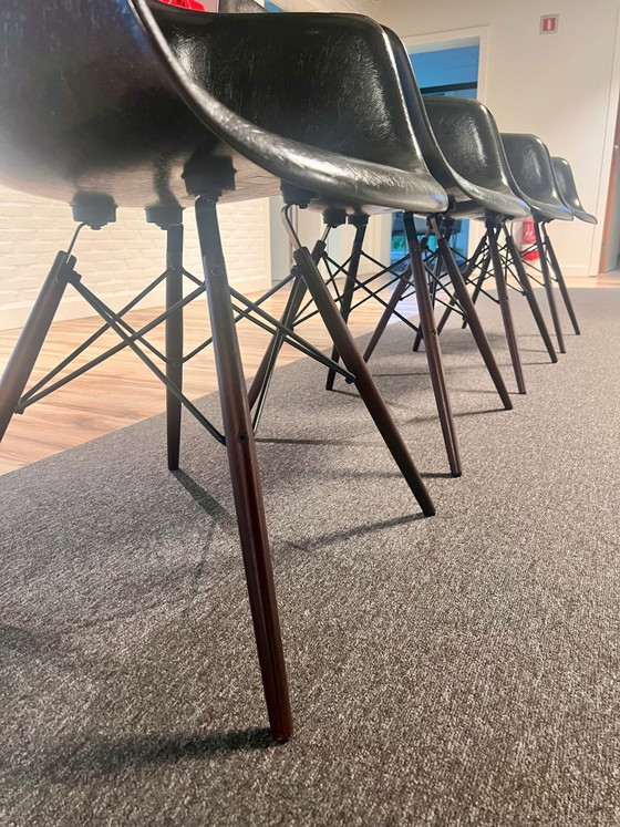4x Vitra Eames Fiberglass Armchair DAW, Dining chairs, Wood, Grey (photo 11 of 14)