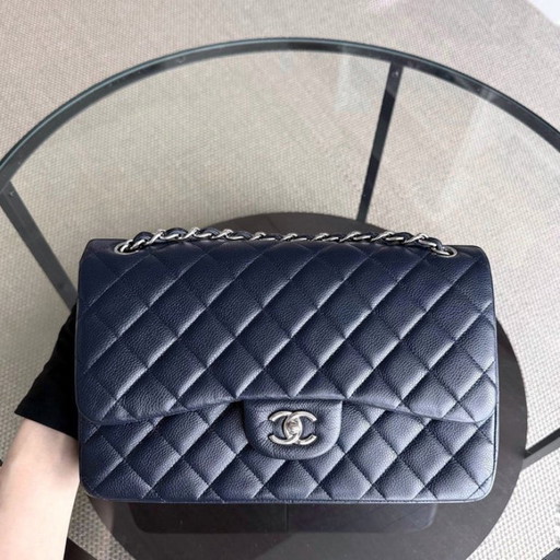 Chanel Classic Flap Jumbo - Caviar Double Flap 30CM Gewatteerd generfd kalfsleer Donker marineblauw Zilveren hardware