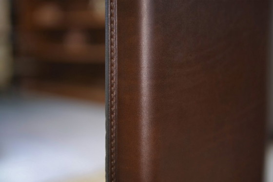 Image 1 of Runder Tisch von Tito Agnoli für Matteo Grassi, Gestell mit braunem Leder bezogen, 1970er Jahre