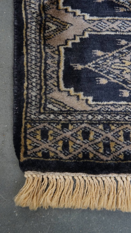 Image 1 of Sierkleedje/ loper met blauw en beige tinten 71x32cm