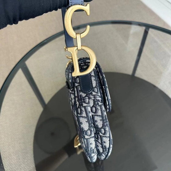 Image 1 of DIOR SADDLE MEDIUM - SCHUIN CANVAS MET GOUDEN BESLAG