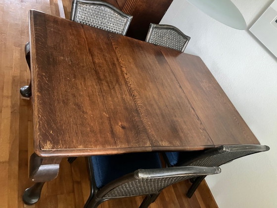 Image 1 of Queen Ann antique dining table from +/- 1890