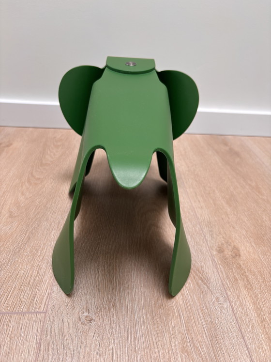 Vitra Eames Elephant Small - Emerald RE – Objetos decorativos, Plastic (photo 4 of 11)