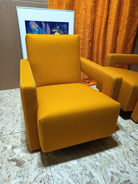 Image 1 of CASSINA Paire de fauteuils Utrecht 637 NEUF 2026 en laine KVARD Moutarde par Gerrit Rietveld