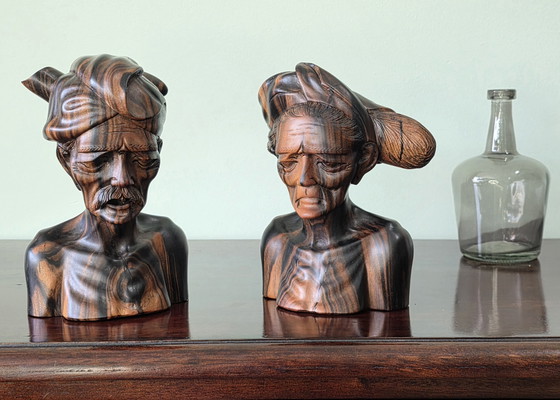 Image 1 of Busti balinesi in legno di metà secolo – set di 2