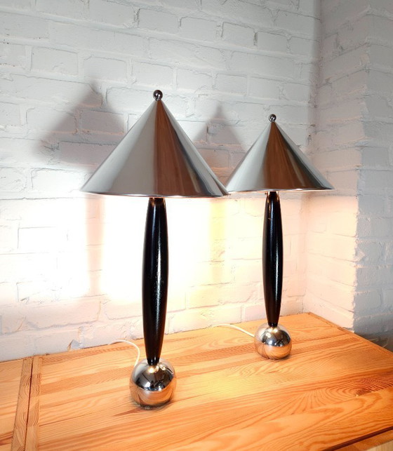 Image 1 of 1 van 2 stilistische vintage tafellamp met aluminium kap, minimalistische lamp met geometrische vormen; nog 2 beschikbaar