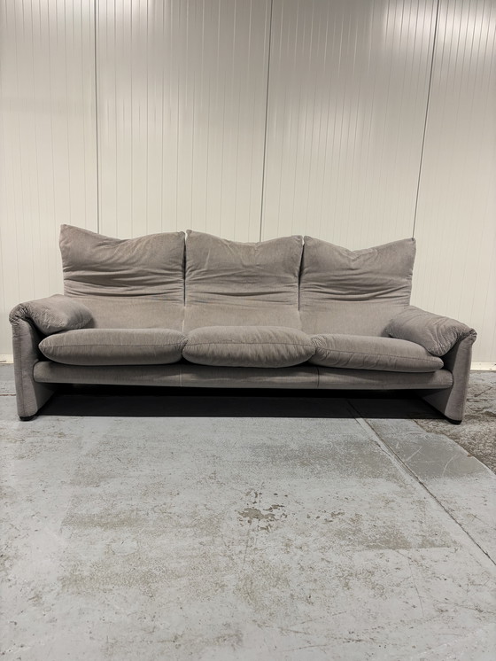 Image 1 of 3-zits Cassina Maralunga