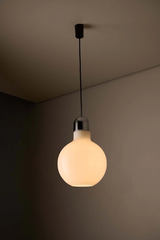 Grande Suspension en Verre Opale et Chrome par Cosack