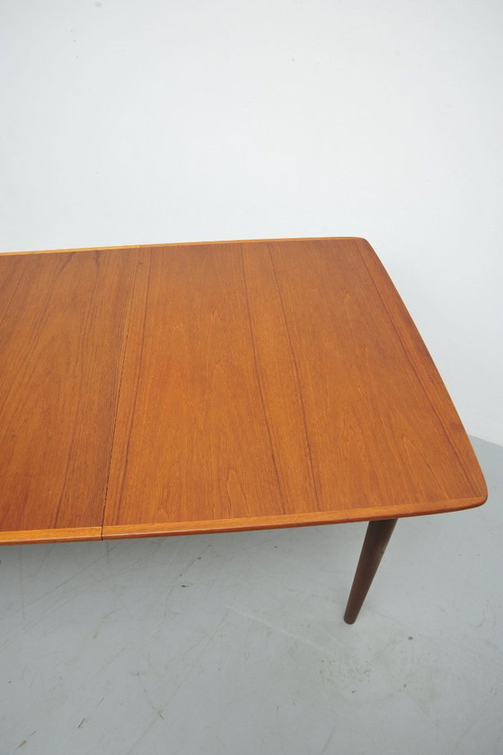 Image 1 of Table de salle à manger en teck (années 1960)