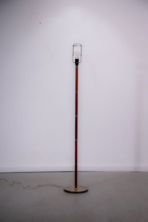 Image 1 of Lampadaire danois en teck et laiton, vers 1960
