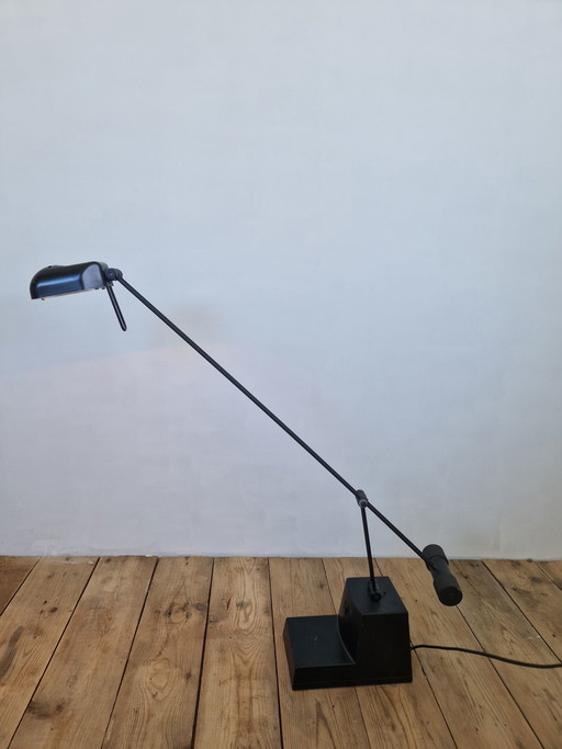 Massive counterbalance lamp