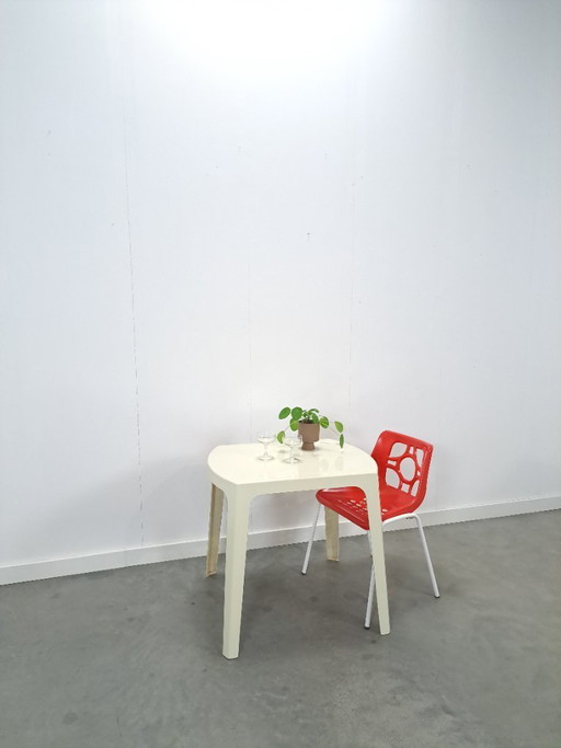 Vintage-Esstisch aus cremefarbenem Kunststoff