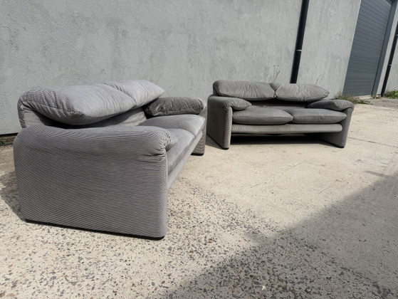 Cassina Maralunga 2x 2zit Originele Ribble Stof Bicolore Lichtgrijs, Zeer Goede Staat! – 2 zitsbanken (photo 2 of 14)