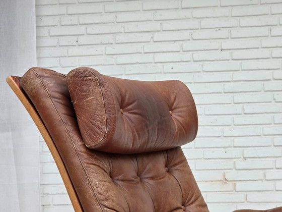 Image 1 of Anni '60, poltrona girevole scandinava, rivestimento in pelle marrone.
