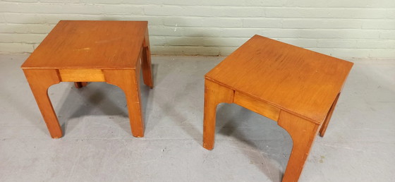 Image 1 of Set van 2 Vintage houten bijzettafels