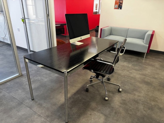 Image 1 of Tavolo da ufficio USM HALLER 175 cm T69 con piano nero