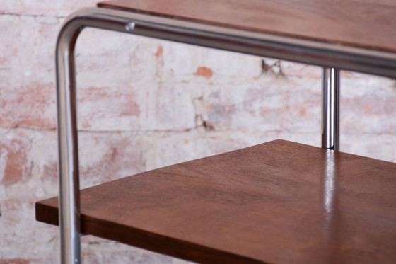 Table d'appoint Bauhaus restaurée, noyer, acier chromé, polonaise, tchèque, années 1930 – Tables d'appoint (photo 6 of 8)