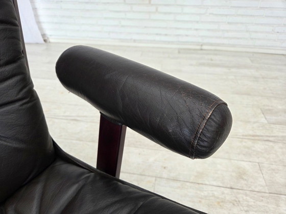 Image 1 of Jaren 70, Noors ontwerp van Sigurd Ressel, loungestoel model "Falcon".