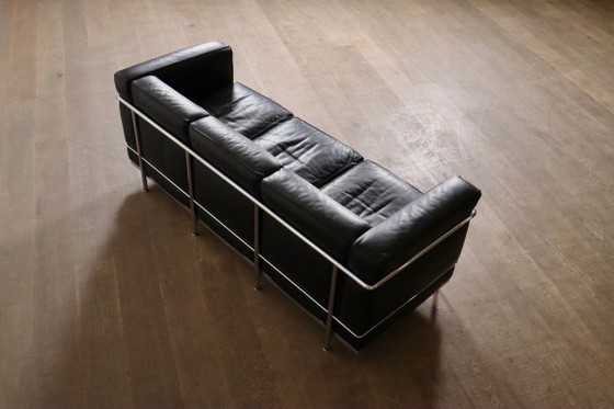 Divano tre posti Cassina LC2 di Charlotte Perriand e Le Corbusier, anni '80, Divani 3 posti, Pelle, Argentato (foto 9 di 16)
