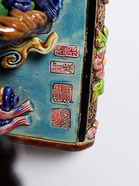 Gesigneerde Chinese polychrome geëmailleerde Jiaozhi keramiek Qilin/Kylin met doos – Vintage (photo 14 of 15)