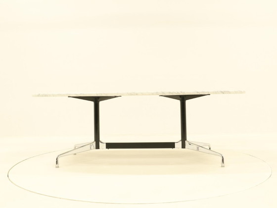 Image 1 of Eames Segmented Ovale Eettafel in Wit Marmer en Roestvrij Staal