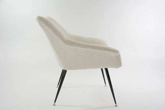 Image 1 of Vierkante schelpfauteuils, crèmekleurige bouclé