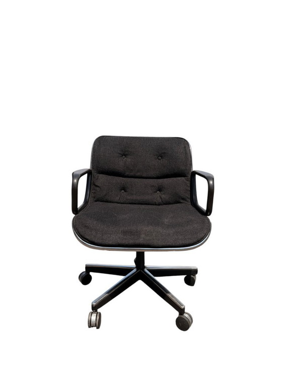 Image 1 of Authentischer Charles Pollock Chefsessel von Knoll – Grauer Stoffbezug & Rollen