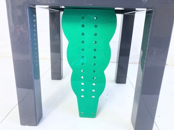 Image 1 of Mesa de comedor redonda estilo Memphis, de metal y cristal, diseño de los años 80/90.