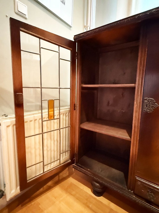 Image 1 of Vetrina vintage a tre ante con cassetto e due ante in vetro colorato