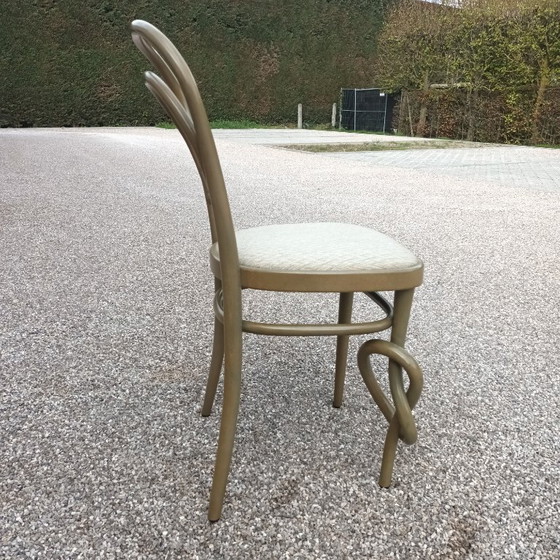 Image 1 of Chaise Thonet avec nœud dans un pied, en bois courbé, réf. 214K