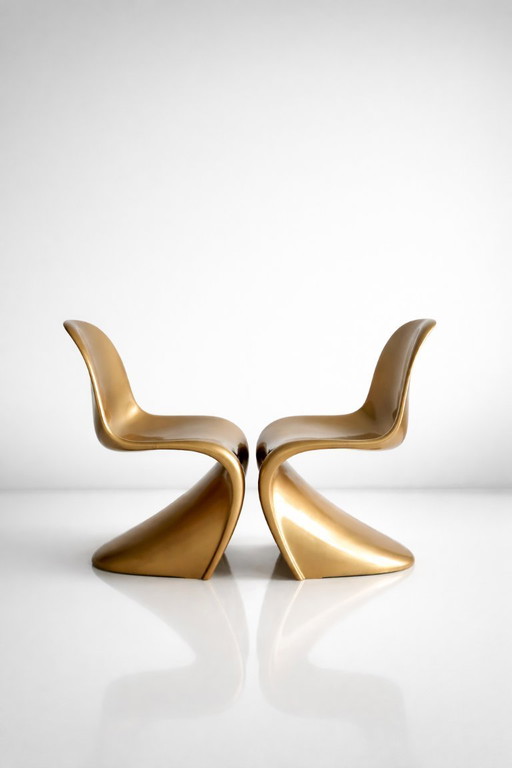 Vitra Panton Classic Gold 2007 – Moët & Chandon Edition (2 Stück, nummeriert, Sammlerstücke)