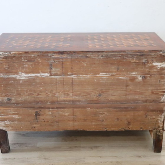Elegante Antike Kommoden Aus Nussbaumholz Intarsien, Restauriert, Italien 18. Jahrhundert – Wood (photo 13 of 17)