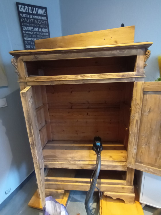 Image 1 of 💥Verfügbar 💥Antiker Kleiderschrank aus Naturholz, einzigartiges, restauriertes Stück