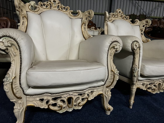 Image 1 of 2 barocke Sessel mit Lederbezug