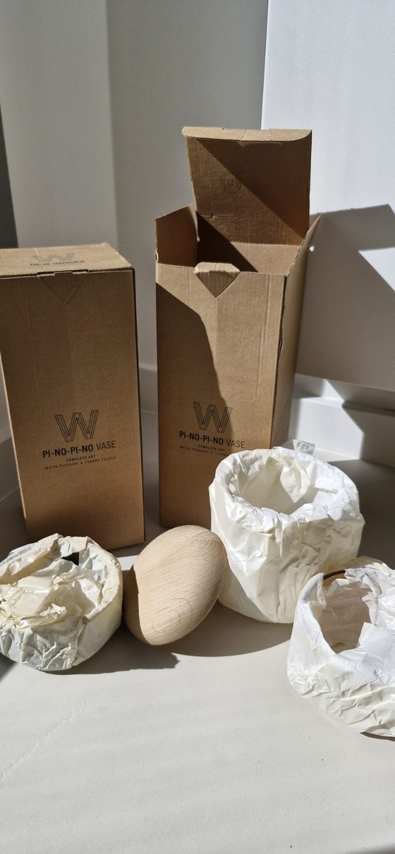 Image 1 of Pi-No-Pi-No Vase von New Works