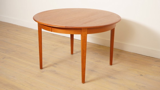 Image 1 of Table à manger extensible vintage ronde