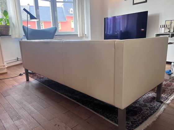Erik Jørgensen EJ50 3-Sitzer Ledersofa – Eierschalenweiß – Metall (photo 4 of 6)