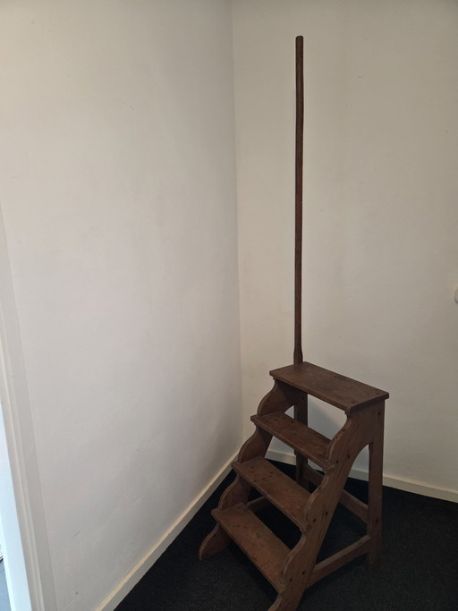 Treppe zur Bibliothek