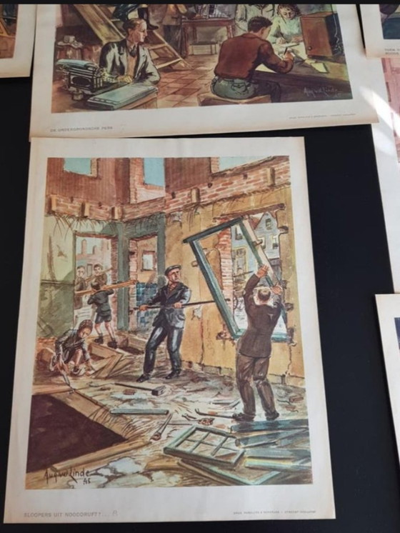 Image 1 of Unieke Set van 18 Historische Schoolplaten